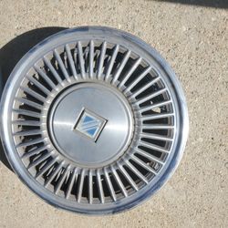 Buick Regal Hub Caps 14in Original  See Pictures 