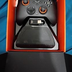 2 PS4 Controllers & 1 Wireless Universal Controller 