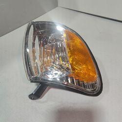 DORMAN Toyota tundra turn signal light 2000-2004 passenger side turn signal Coner light