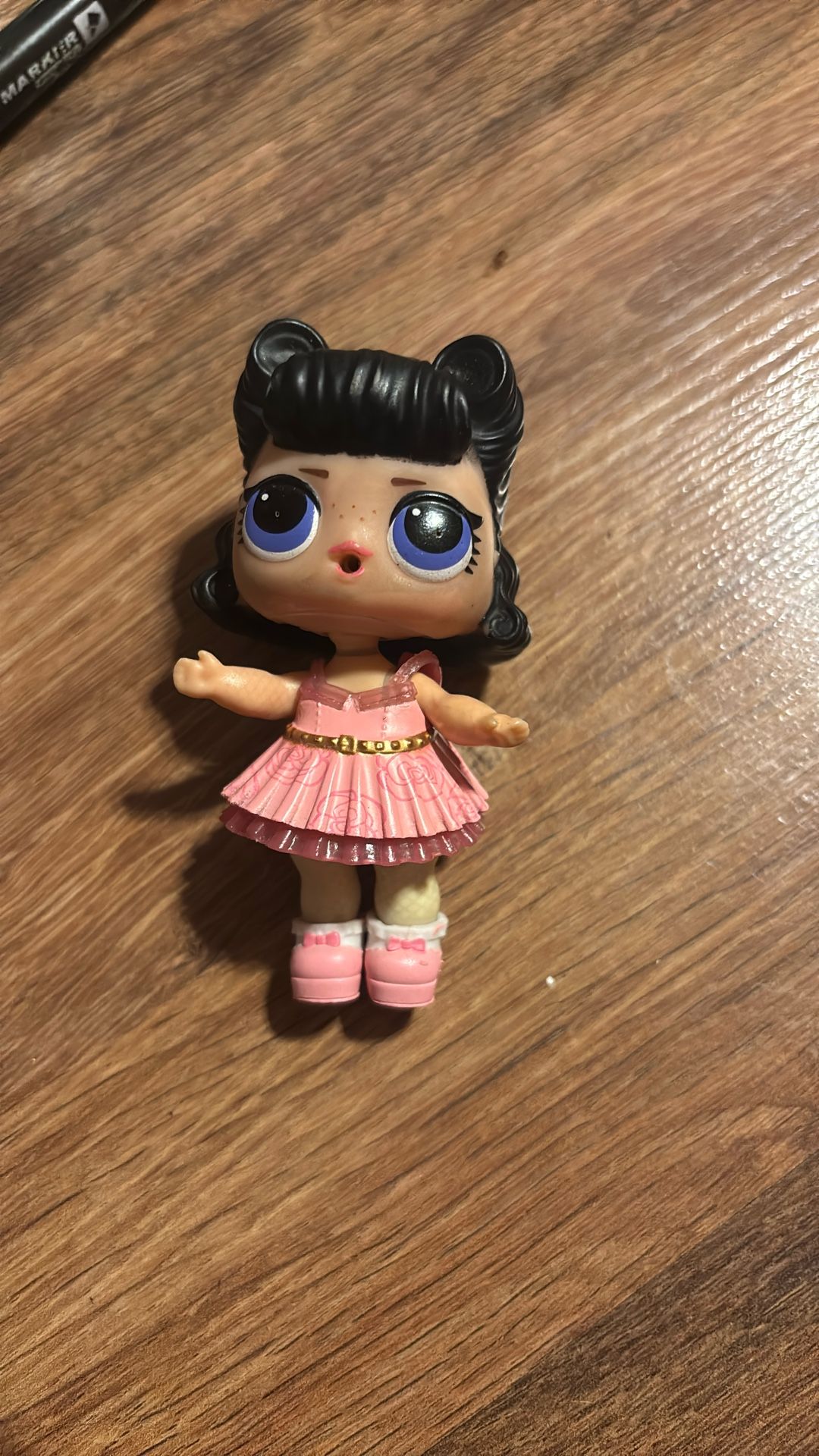 LOL SUPRISE DOLL NAMED: POP SHORT SHOP