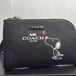 Coach x Peanuts Snoopy Wristlet - no box