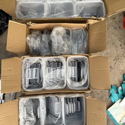 83 new quality food storage containers with 83 airtight lids in various sizes