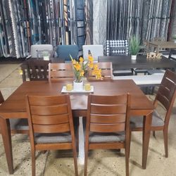 Beautiful 7 Pc Mid Century Modern Style Set With 6 Chairs With Gray Fabric (New)