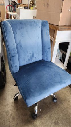 Office chair with wheels, lift, and recline