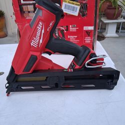 Milwaukee M18 Fuel 15 ga finish nailer tool only