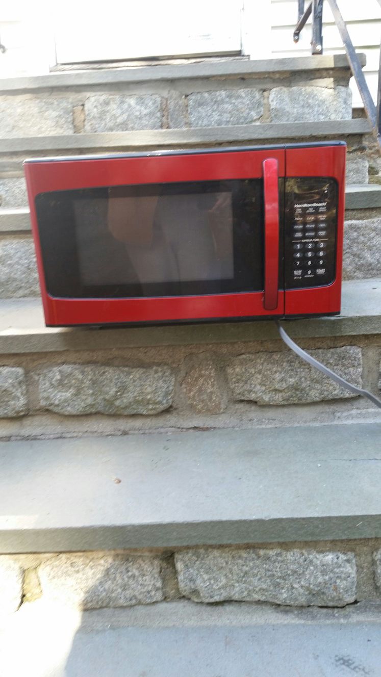 Microwave in good working condition