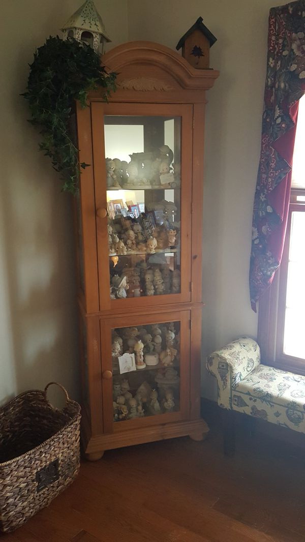 Broyhill Fontana Curio Cabinet For Sale In Johnson City Tn Offerup