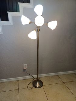 Floor Lamp... Lampara De Piso
