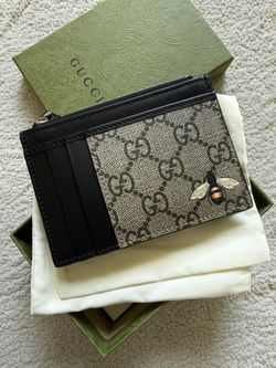 New- Gucci Bee Zipper Card Case