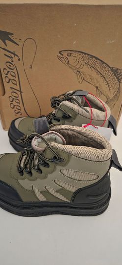 New in box Frogg Toggs Skilak PRO Wading Boots in a khaki color and size 5 (model 4CSP90-310)