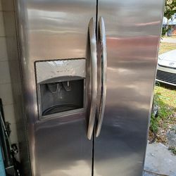 Frigidaire Side By Side Refrigerator 