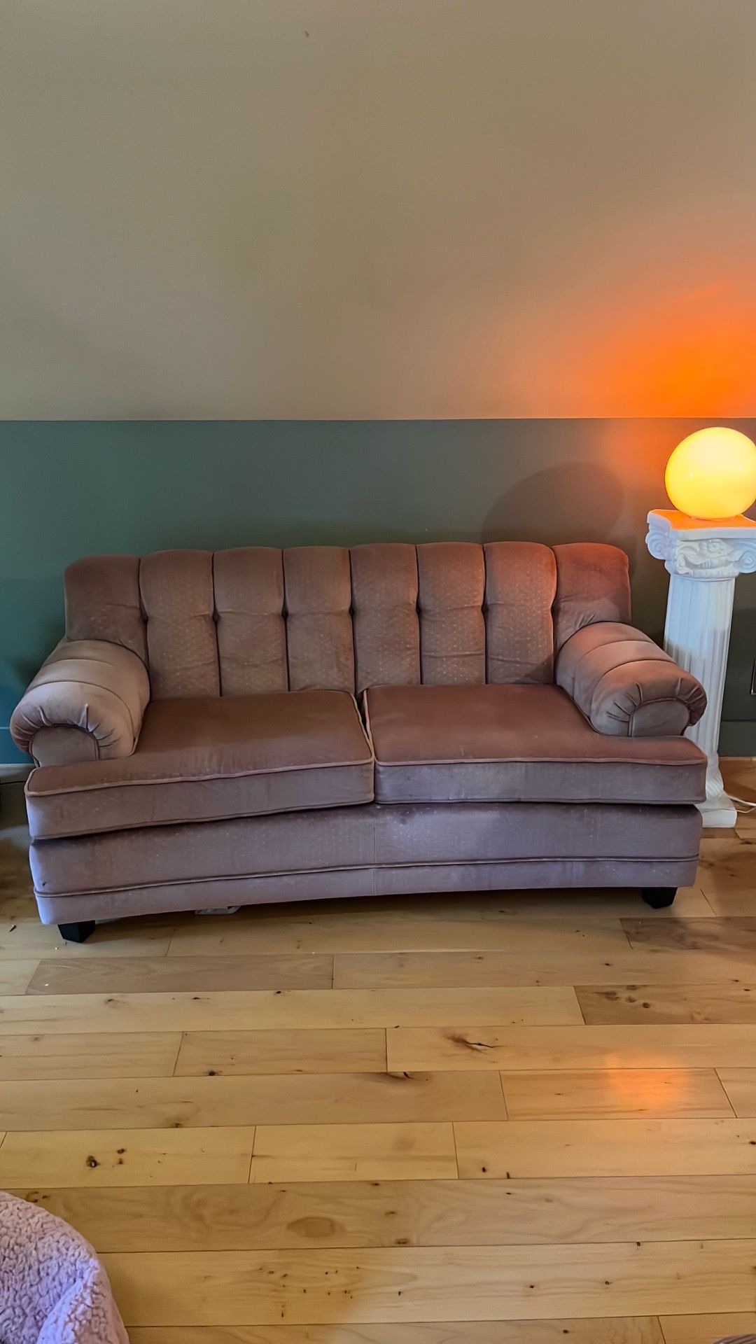 Vintage Light pink Couch