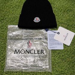 Moncler beanie black