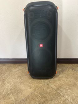 JBL Large  Party Speaker partybox 710 great condition 800 watts rms