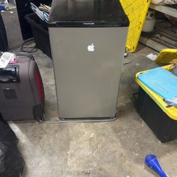 Mini Fridge 