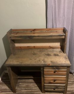 Beautiful Wood Desk In (Good Shape) Thumbnail