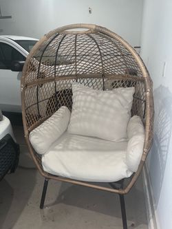 Eggs chair