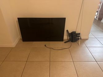 50” TV + full motion wall mount