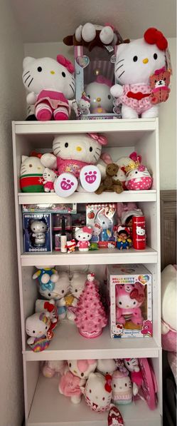 HELLO KITTIES