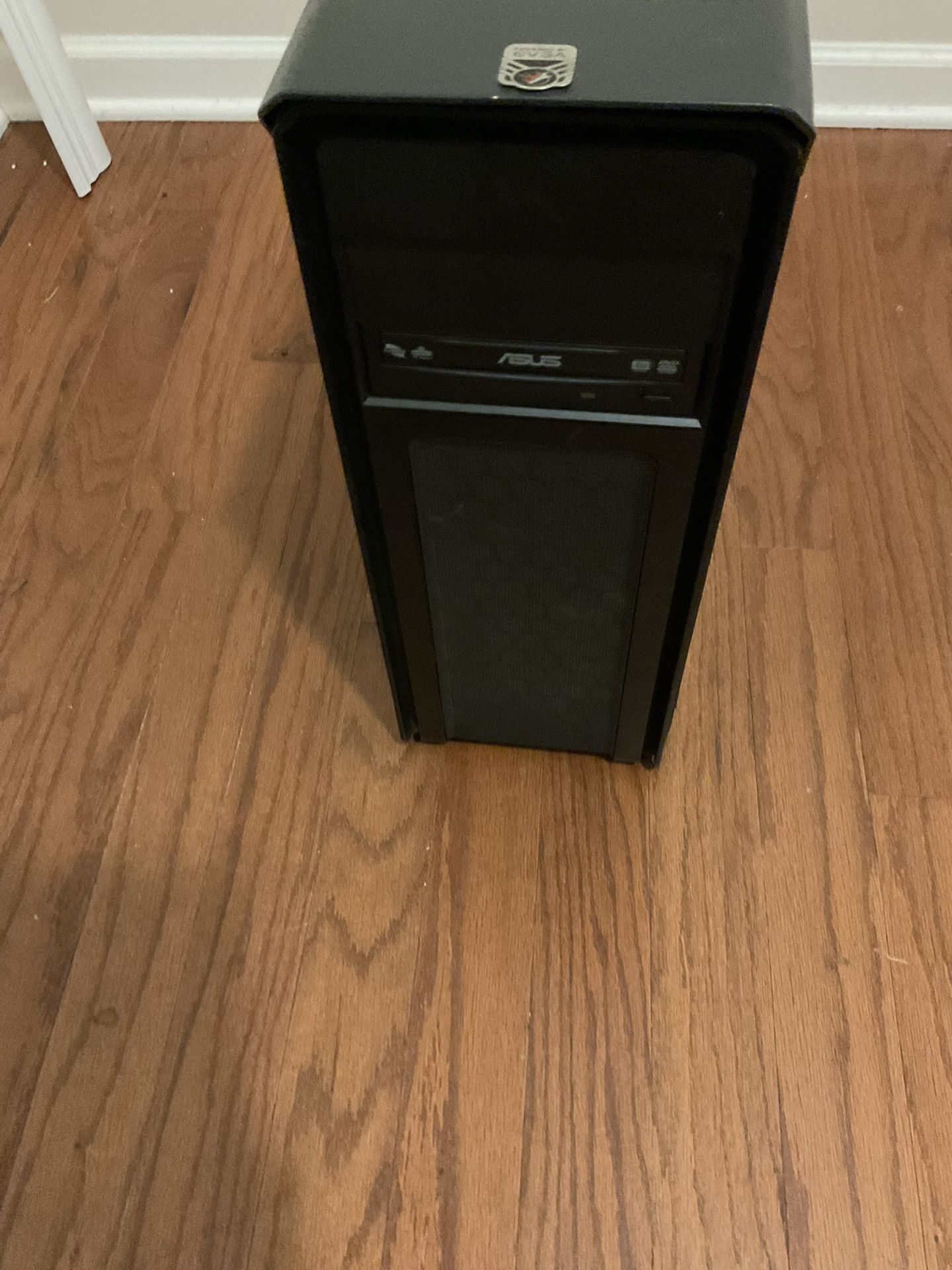 GAMING PC {read Details}