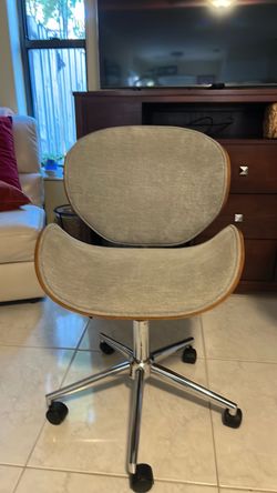 Desk chair, almost new