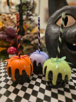 Halloween Candy apples 3
