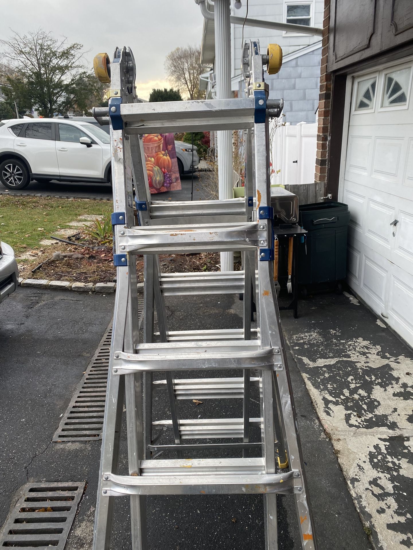 Werner Extension Scaffold Step Ladder 375 Capacity 25 Feet 