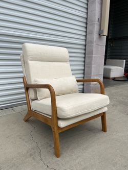 Accent Lounge Chair – Solid Wood Frame – Like New