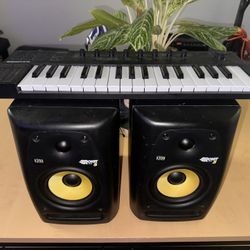 2 KRK monitors & 1 MIDI Keyboard 