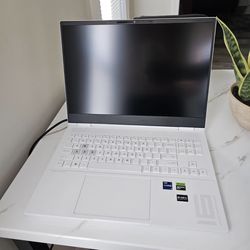 HP OMEN - Transcend 16" 240Hz Wide Quad XGA Gaming Laptop