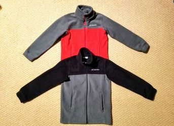 Boys fleece jacket size S(8)