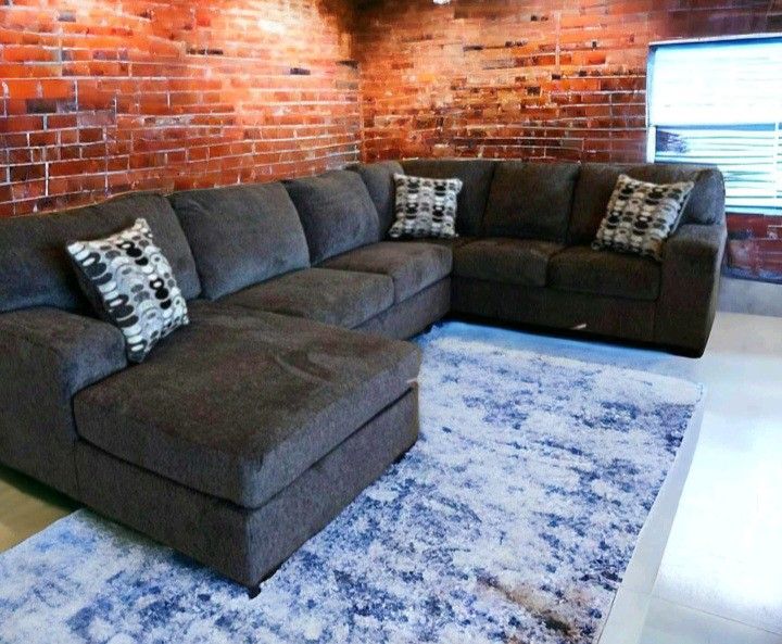 💯brand New Ballinasloe 3 Piece With Chaise Couch// Sectional