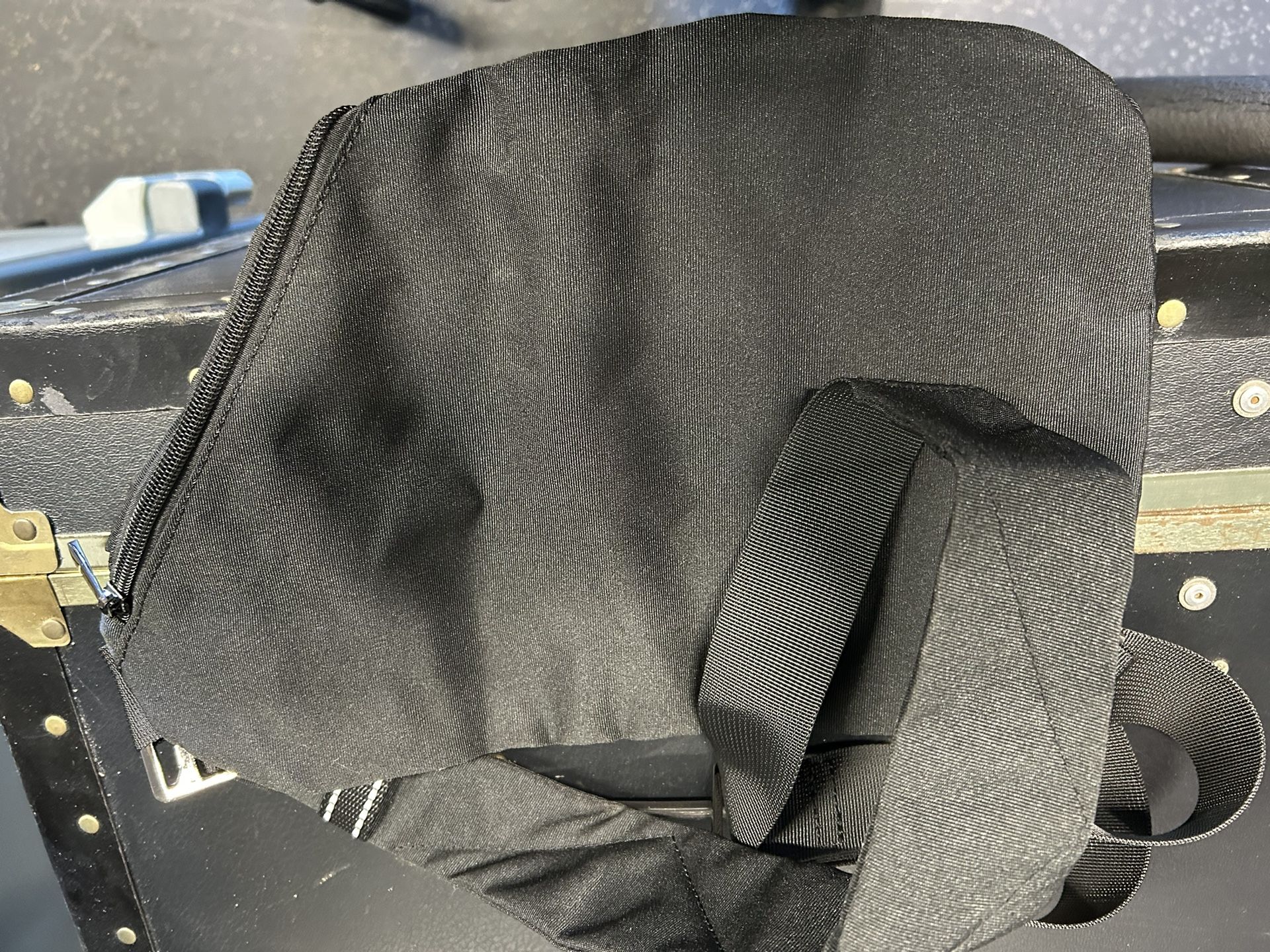 Sling Bag - Anti-theft Crossbody Shoulder Bag for Men and Women