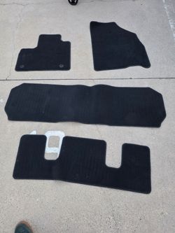 Carpet floor mats chevy traverse