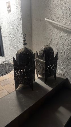 2 Lanterns