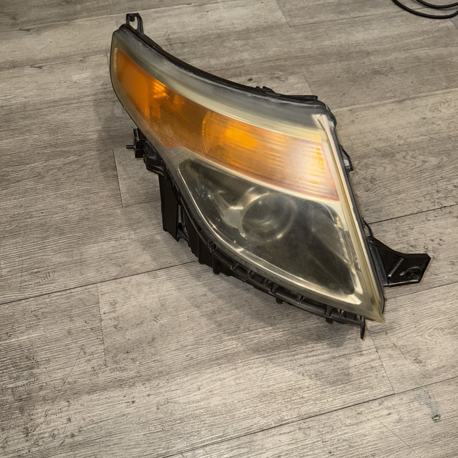 11-15 FORD Explorer Right Passenger Halogen Headlight OEM #2076