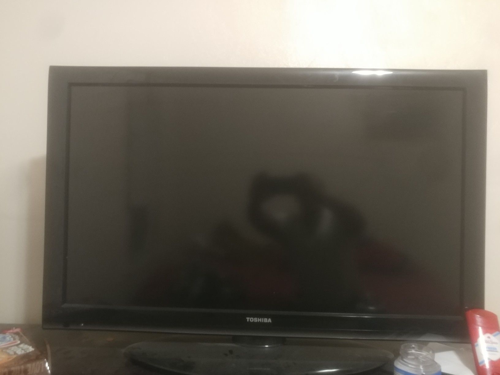 Toshiba 32in HD tv..