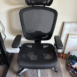 Black Adjustable Office Chair *available for pick-up 7/26*