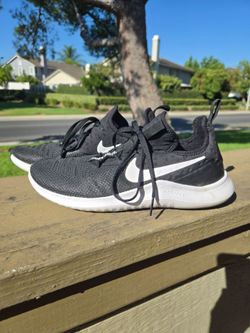 Women's size 8 1/2 Nike shoes