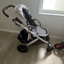UPPAbaby Vista Stroller with bacinet 