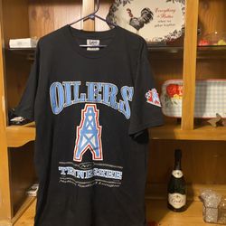 Oilers Tshirt    Size L