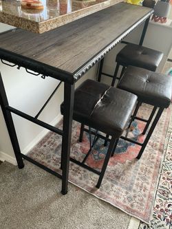 Dining table & 3 bar stools set