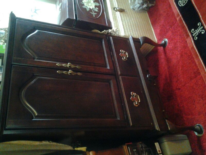 Entertainment center