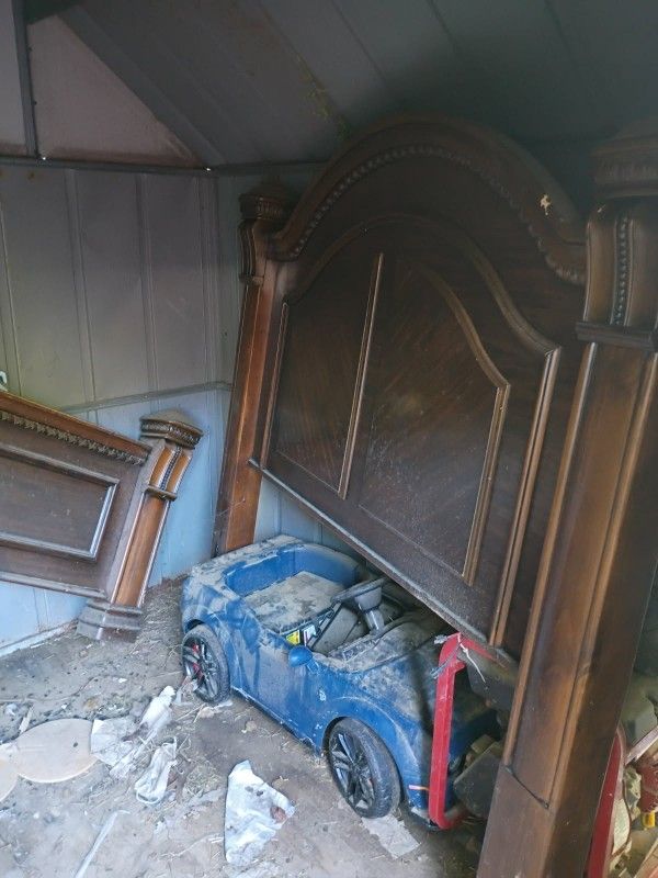 Oakwood Bedroom Set