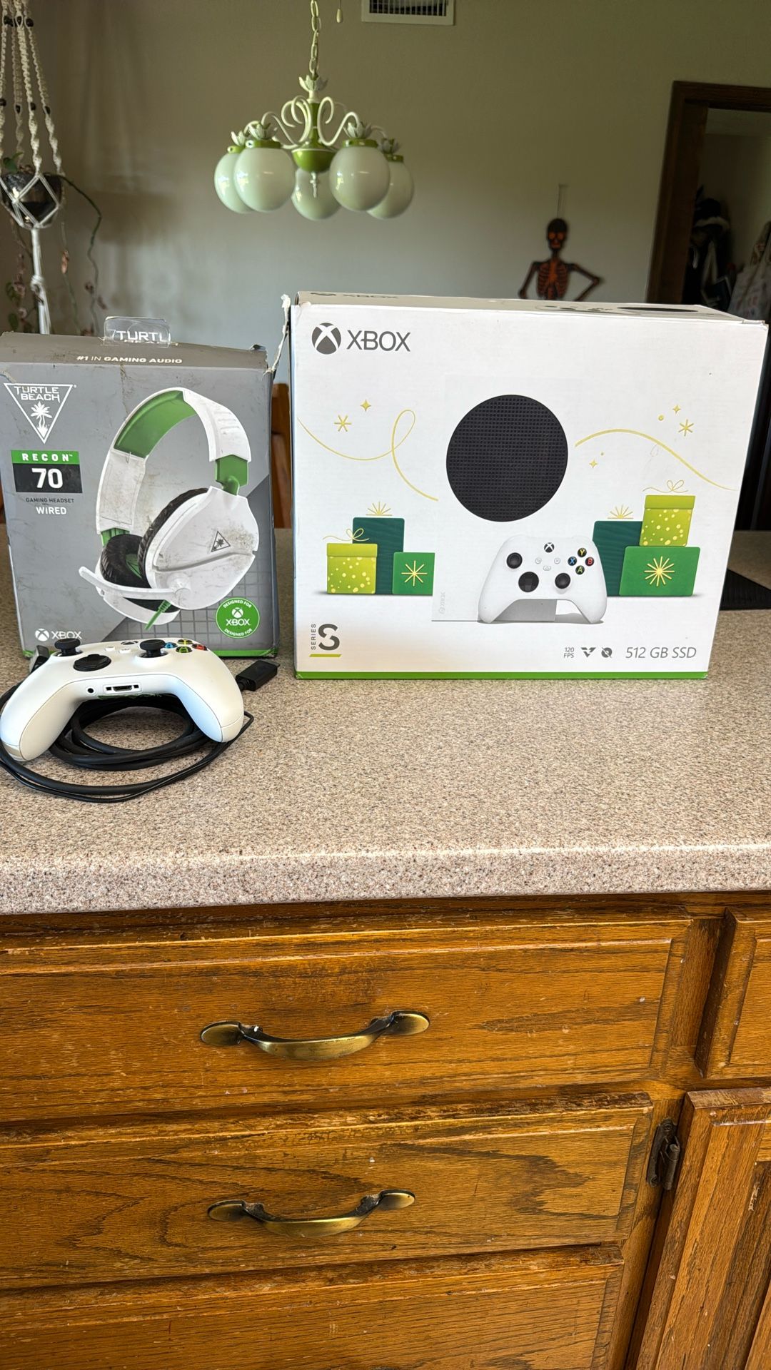Xbox Series S 512GB Comes With Turtle Beach Headset And Controller