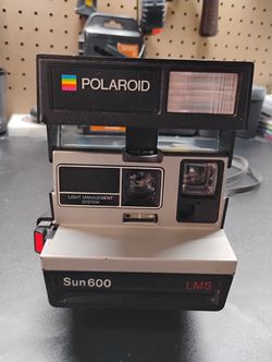 Poloroid Sun 600 Instamatic Camera