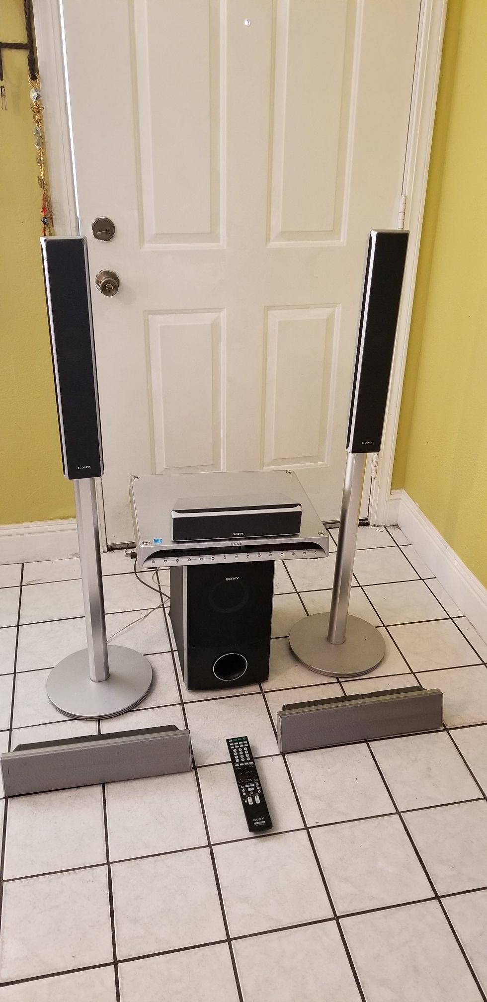 Sony DAV-FX80 5.1 Channel Home Theater System