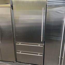 Viking 36”Wide Built In Stainless Steel Bottom Freezer Refrigerator 