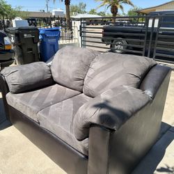 Sofas And Couches 