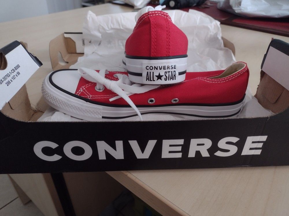 Women's Size 7 (US) Converse, Chuck Taylor's. RED. 1st Come 1st Served